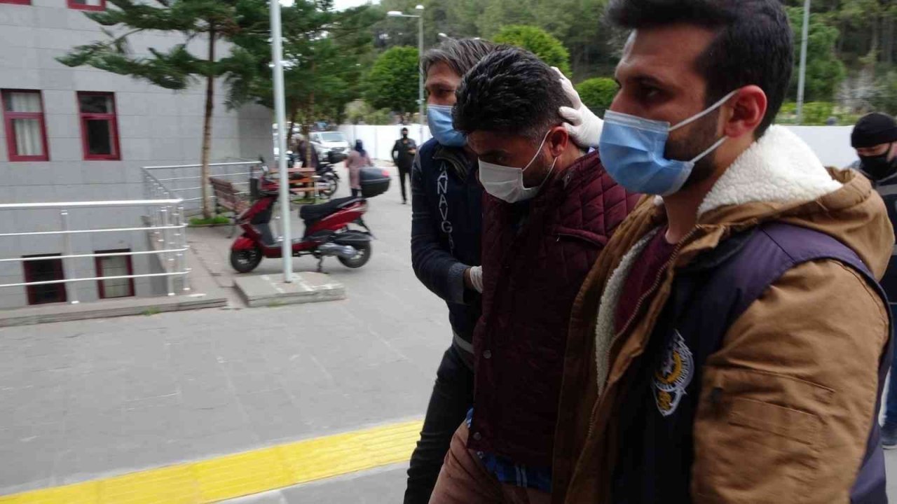 Eşini öldürüp oğlunu yaralayan sanığa ağırlaştırılmış müebbet ve 14 yıl hapis cezası