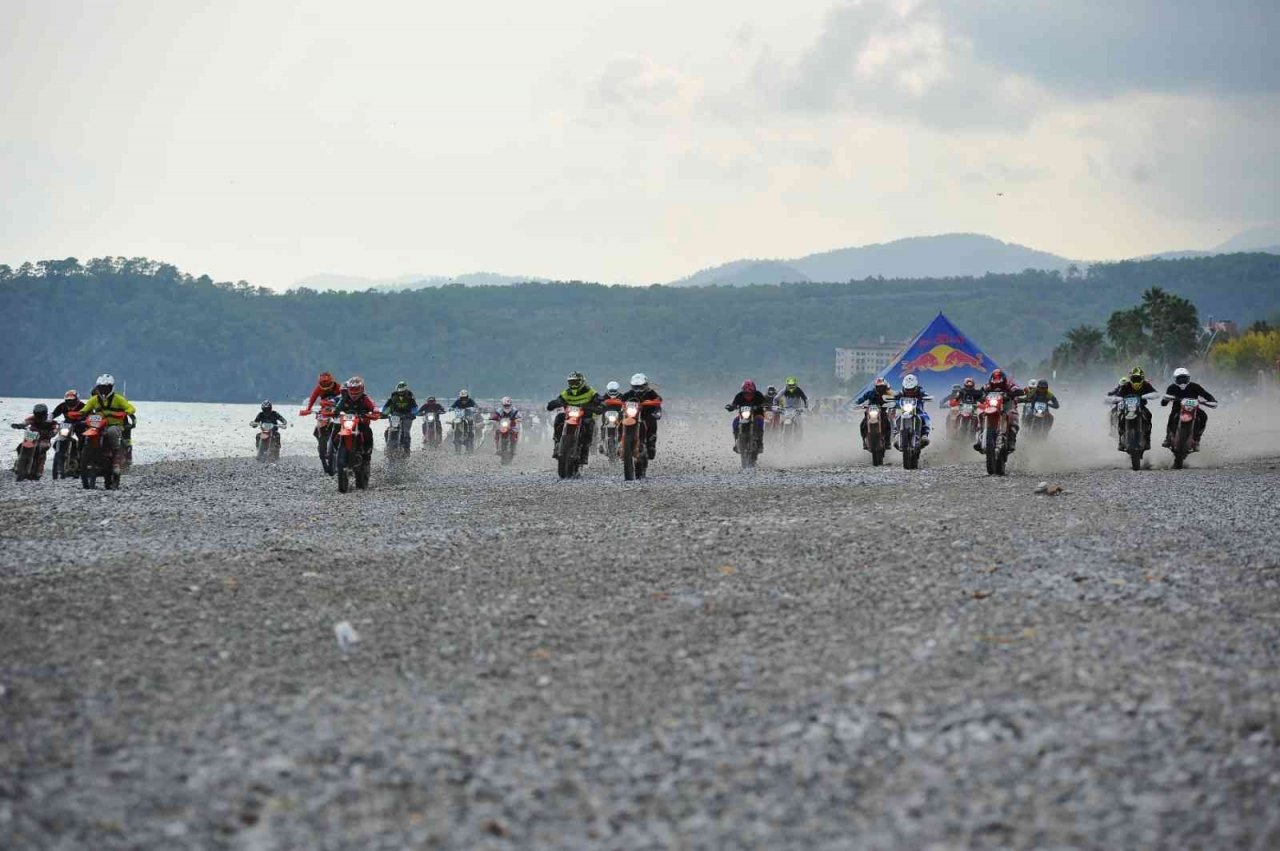 Turizmin gözde ilçesi Kemer 2022’de 2 milyon 915 bin 680 turisti ağırladı