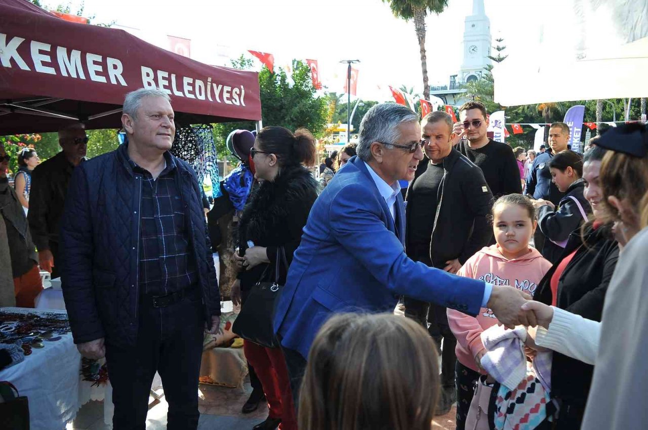 Kemer’de üreten ev hanımları etkinliği