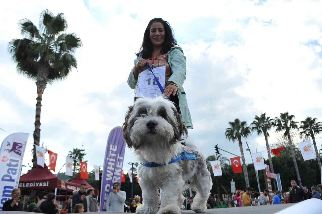 Kemer’de üreten ev hanımları etkinliği