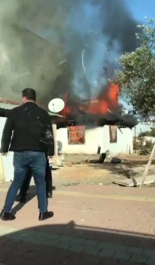 Antalya’da yaşlı adamın evi ve biriktirdiği kira parası yandı