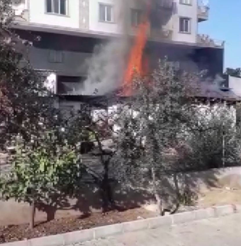 Antalya’da yaşlı adamın evi ve biriktirdiği kira parası yandı