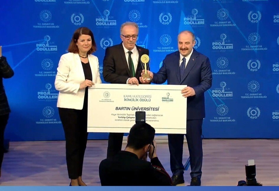 BARÜ’den verimlilik alanında gururlandıran ödül