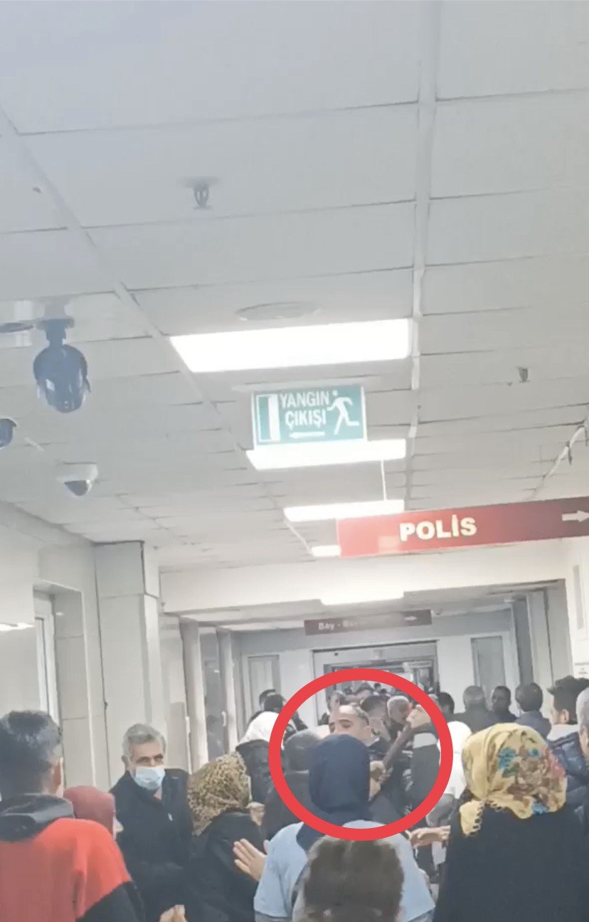 Kızları balkondan düştü, aileler hastanede birbirine girdi