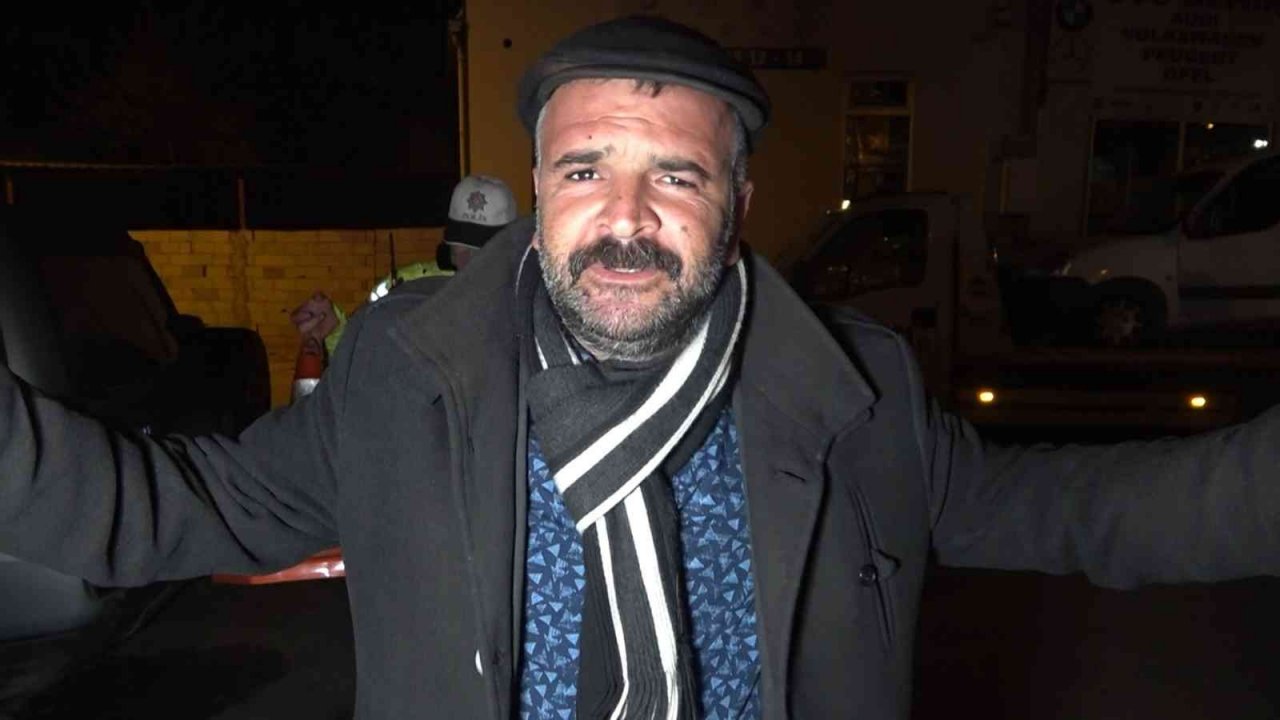 Alkollü arkadaşına ceza yağdı, o ise mini konser verdi