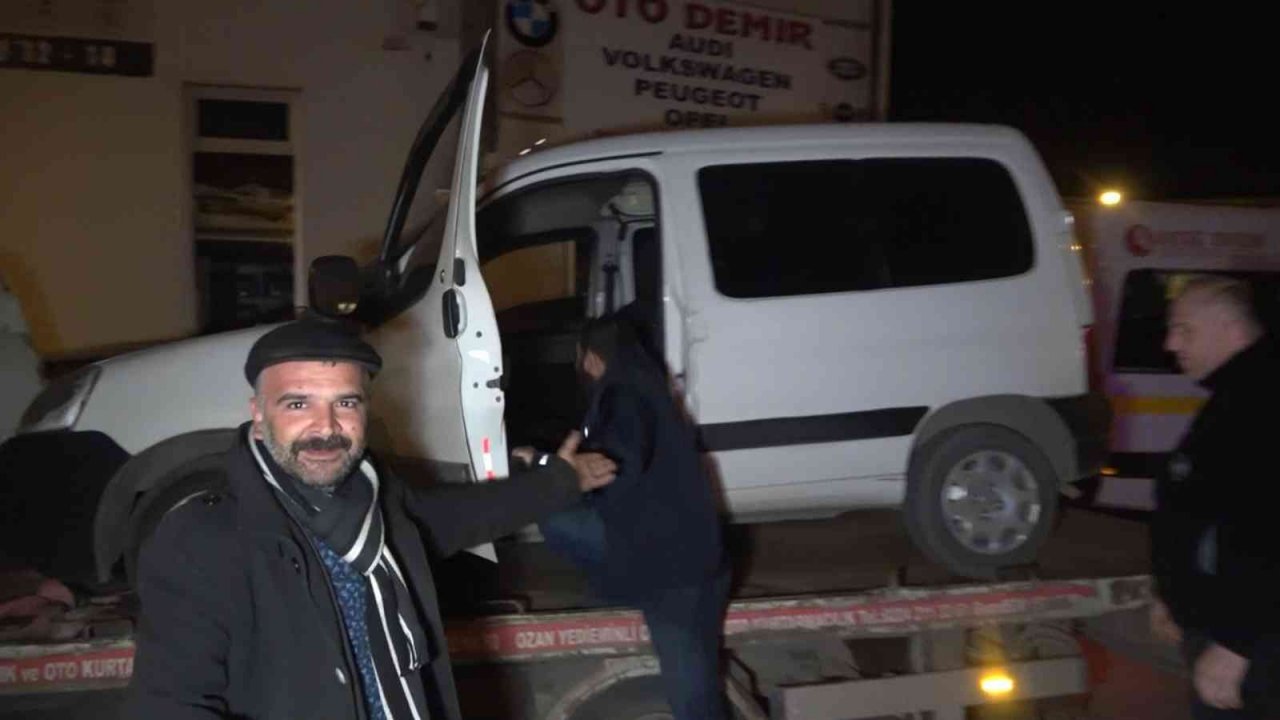 Alkollü arkadaşına ceza yağdı, o ise mini konser verdi