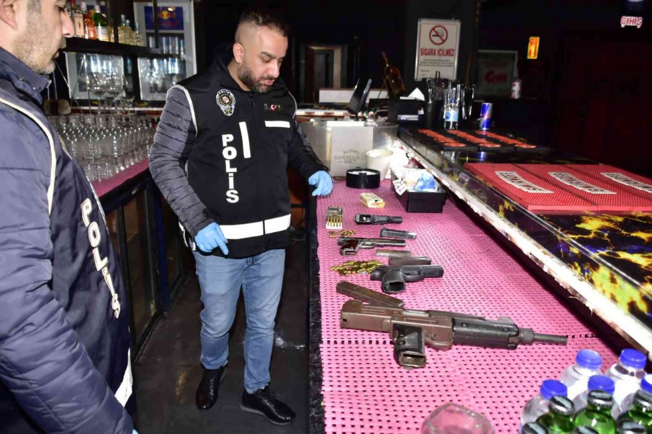 4 cinayete karışan çete lideri Adana’ya getirildi