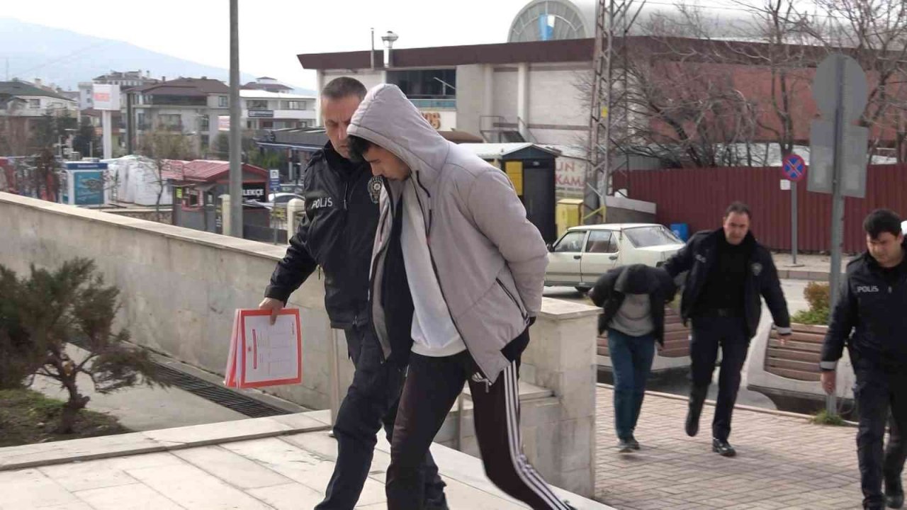 Elazığ’da 156 bin liralık malzeme çalan 2 şüpheli yakalandı