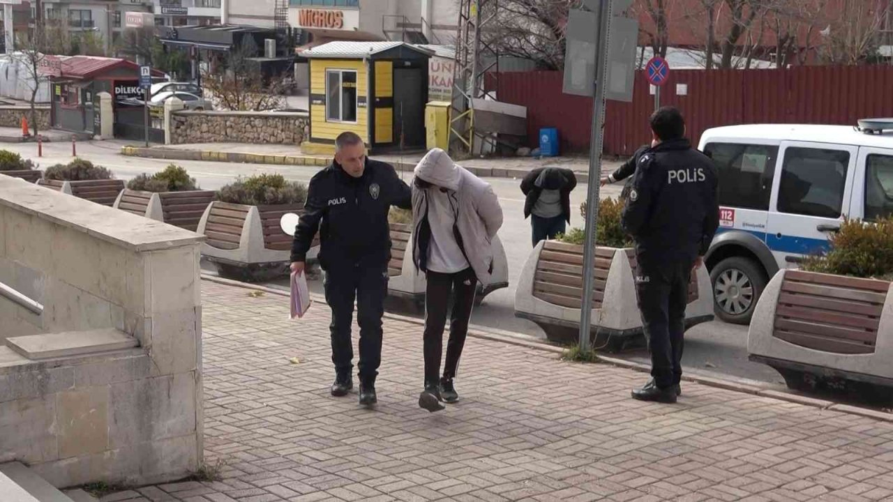 Elazığ’da 156 bin liralık malzeme çalan 2 şüpheli yakalandı