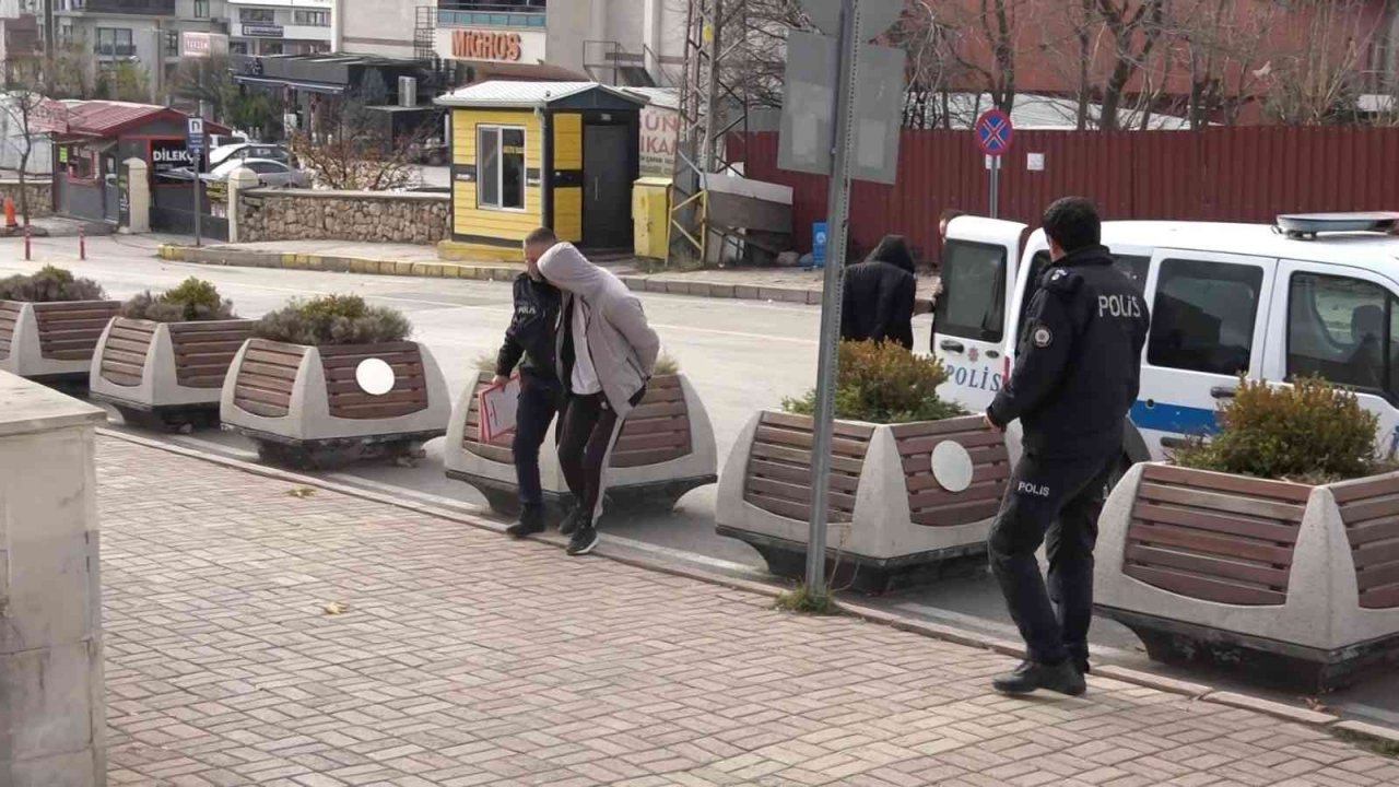 Elazığ’da 156 bin liralık malzeme çalan 2 şüpheli yakalandı