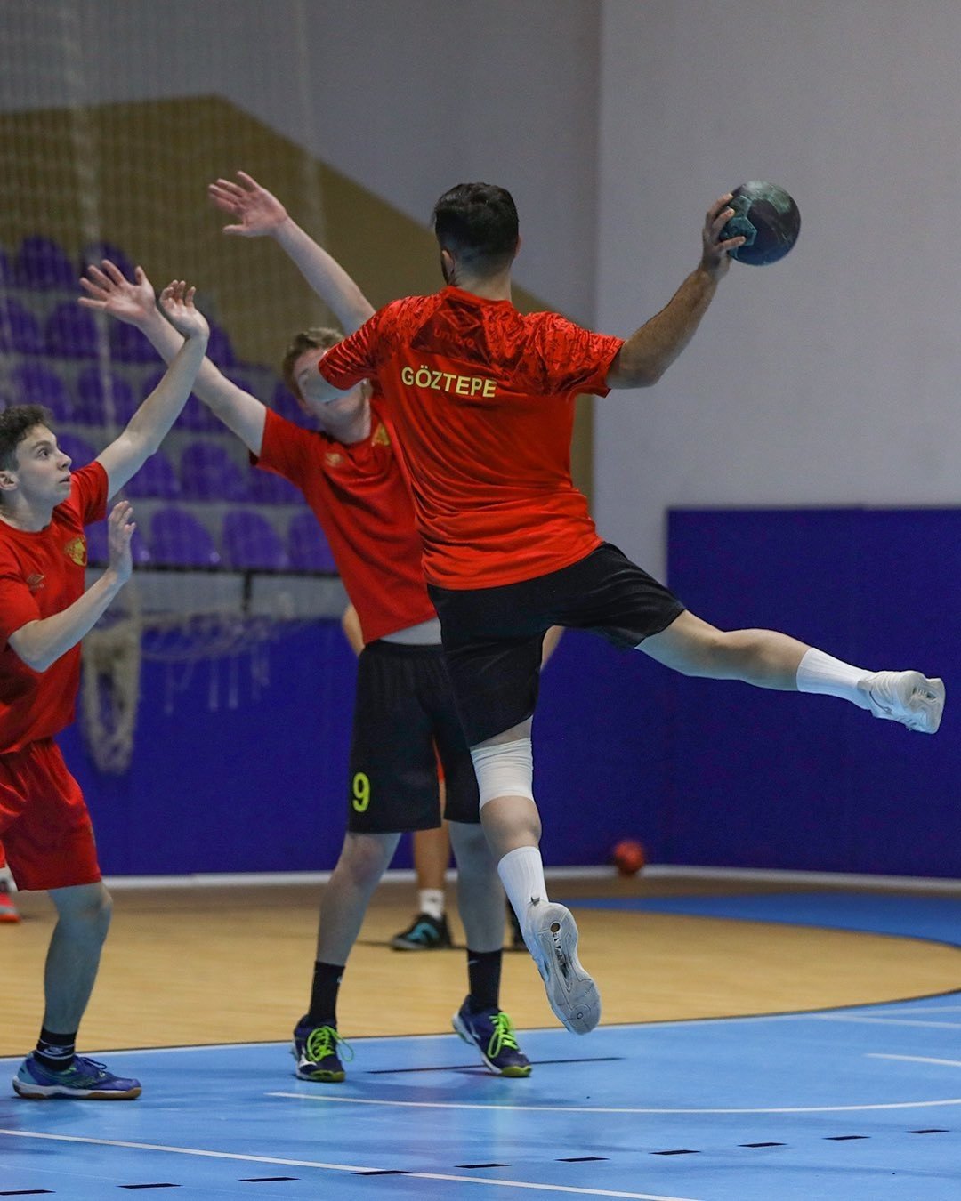 Göztepe Hentbol, devre arası çalışmalarına devam ediyor