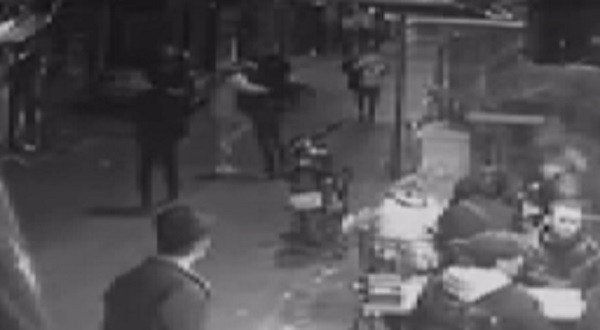 Sarmaş dolaş yürüdüler daha sonra bıçak ve silahla kavga ettiler