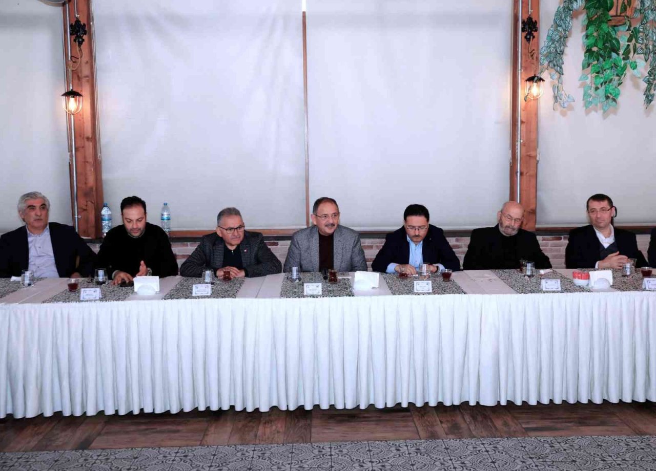 Uyuşturucuya karşı hayırsever zirvesi