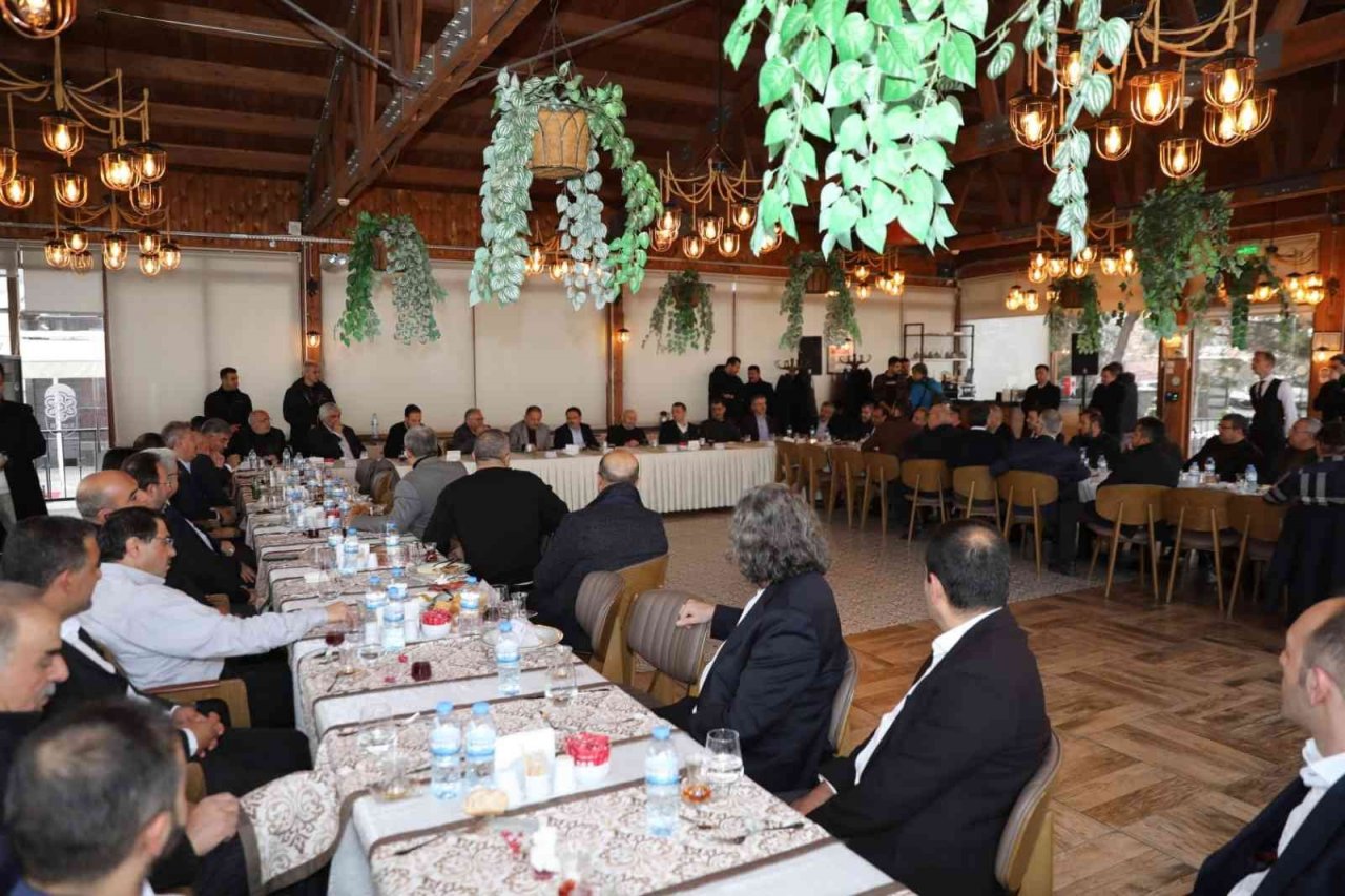 Uyuşturucuya karşı hayırsever zirvesi