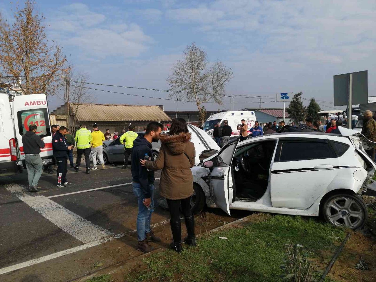Manisa’da zincirleme kaza: 2’si çocuk 8 yaralı