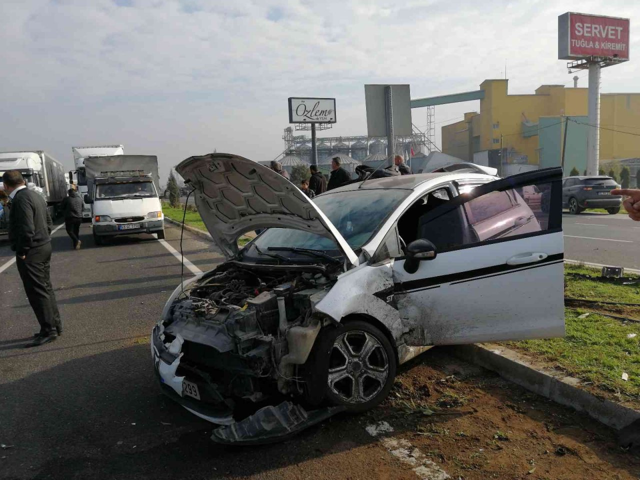 Manisa’da zincirleme kaza: 2’si çocuk 8 yaralı