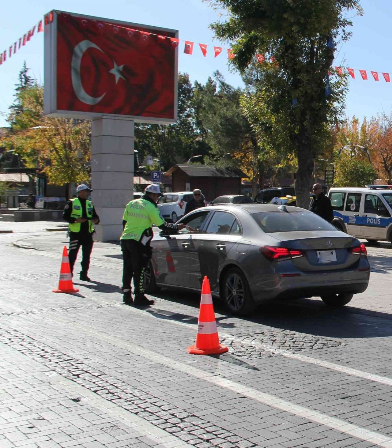 Uşak’ta bin 65 sürücüye para cezası kesildi