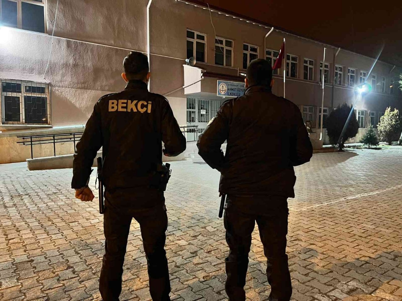 Mahalleler onlara emanet