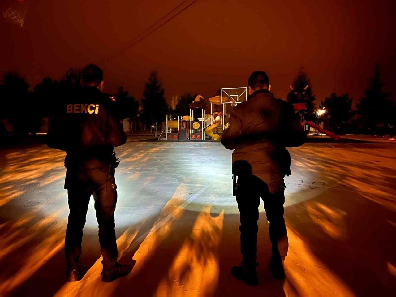 Mahalleler onlara emanet