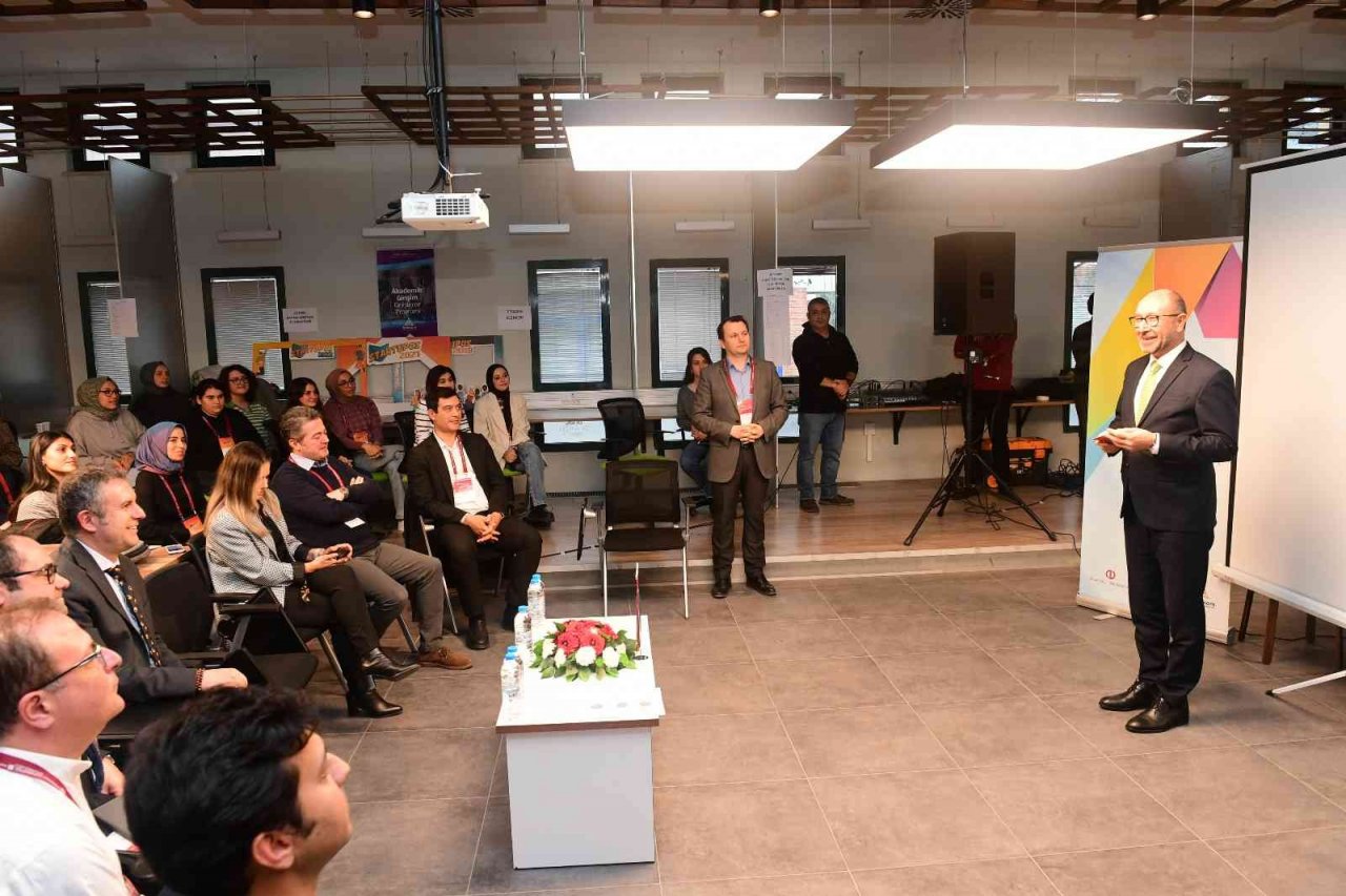 STARTUPUS Girişimcilik Atölyesi düzenlenen ödül töreniyle son buldu