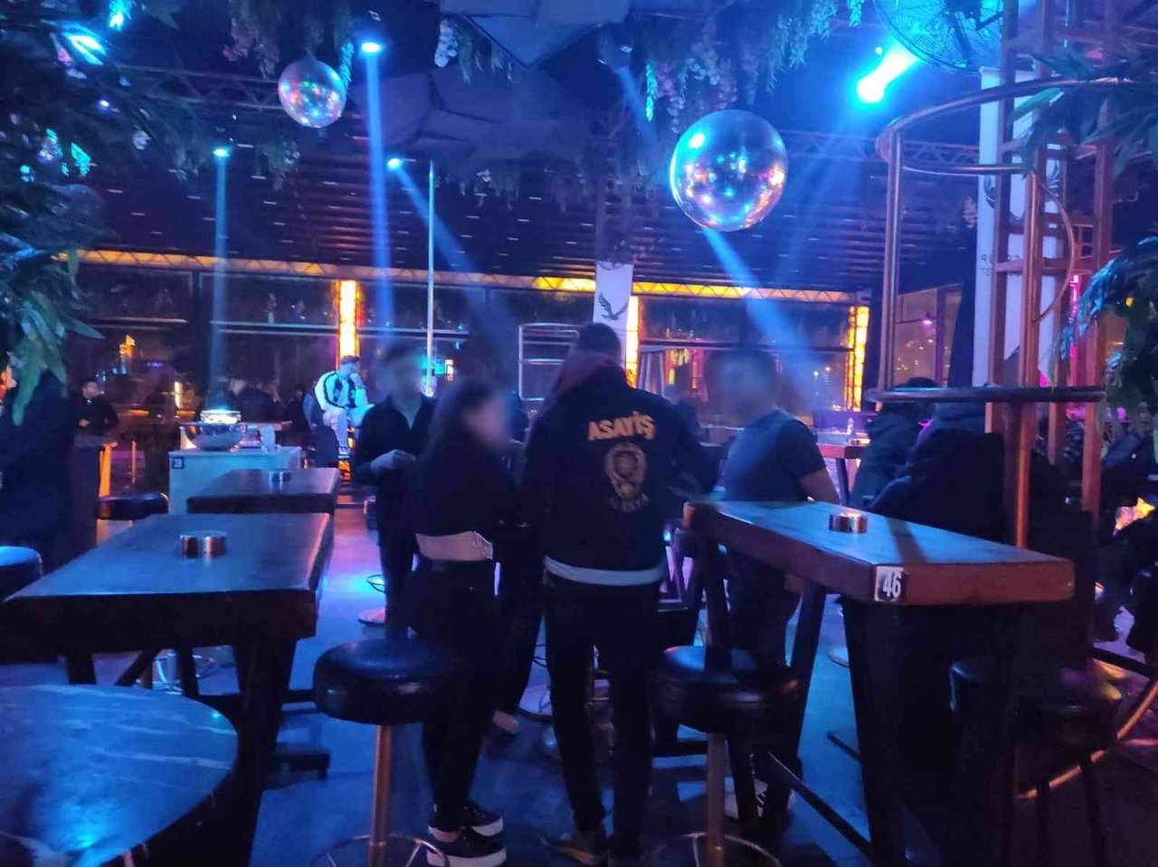 Antalya’da 7 ilçede eş zamanlı denetimde, aranan 8 şahıs yakalandı