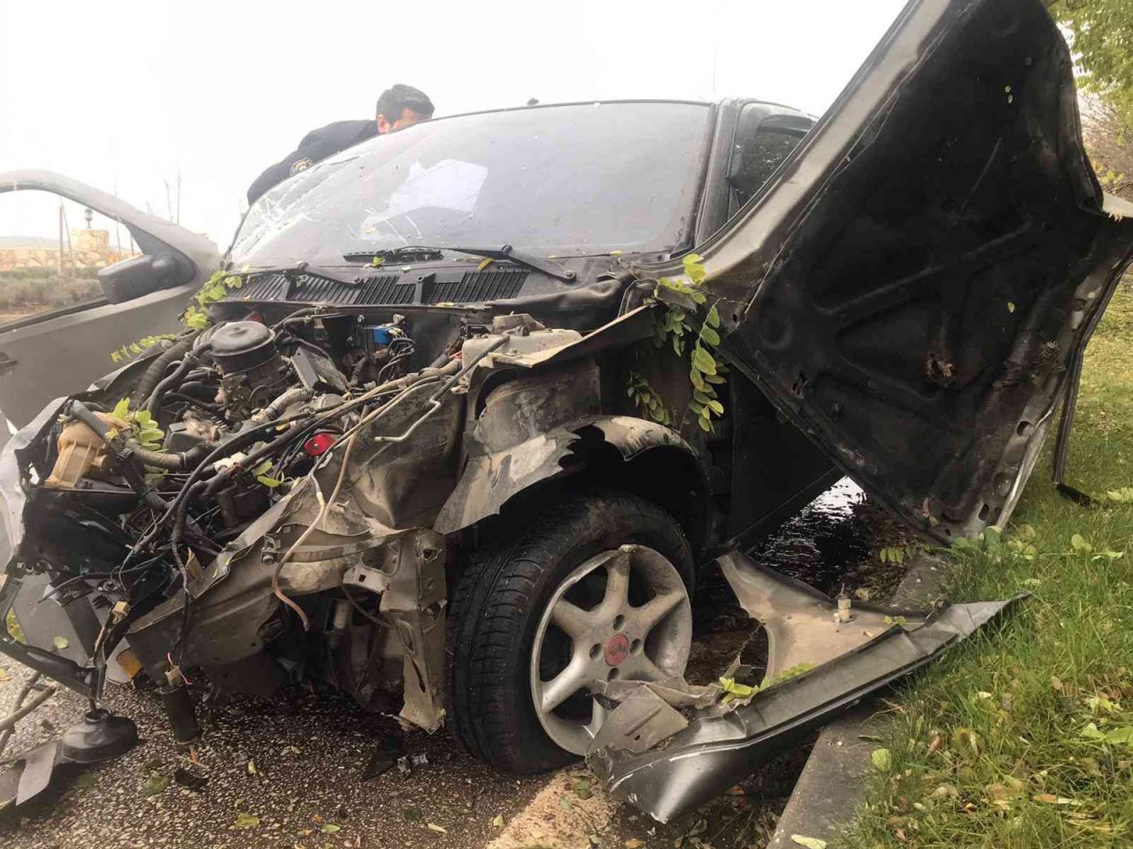 Bilecik’te otomobil refüje çıktı: 1’i ağır 2 yaralı