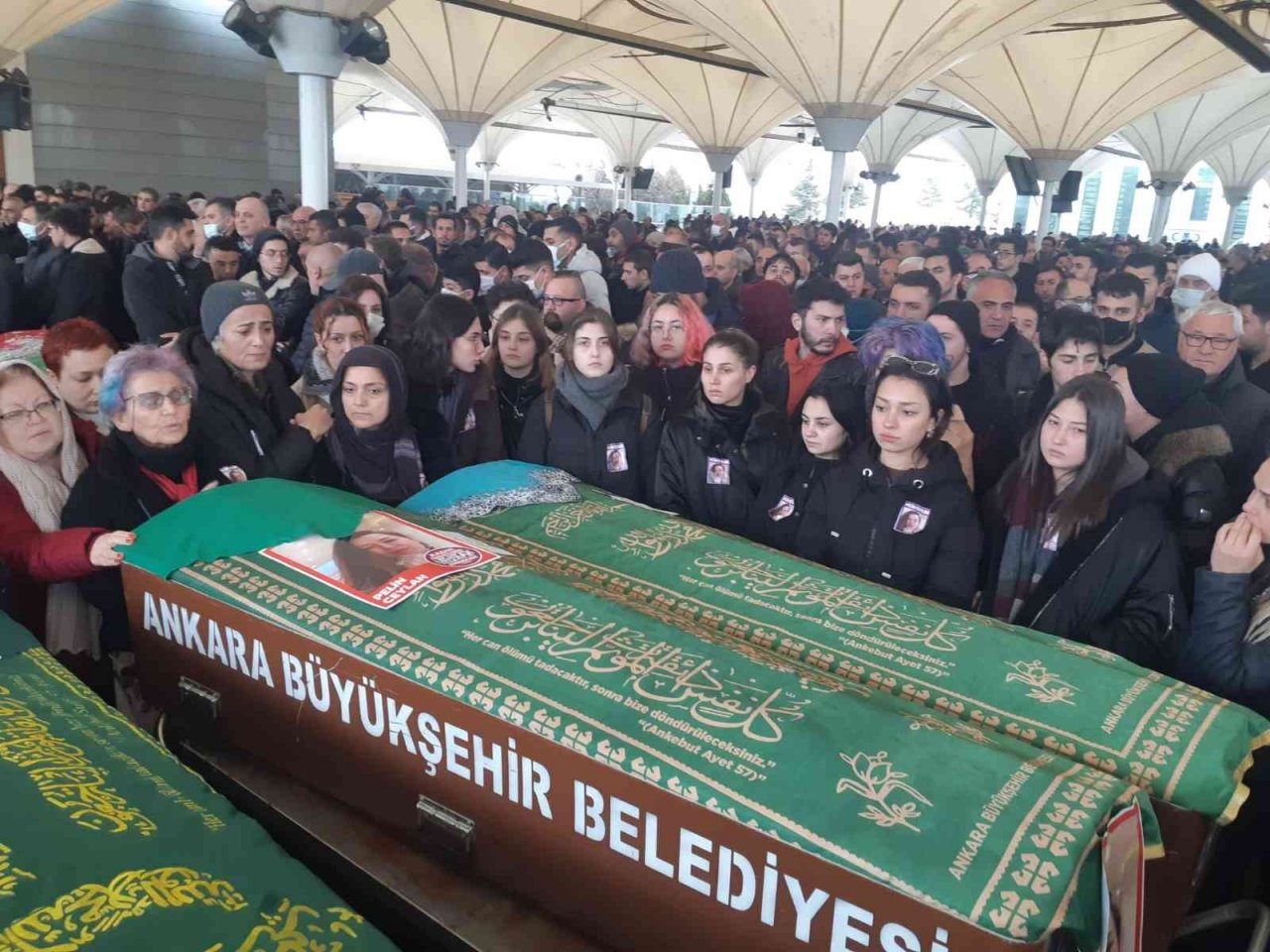 Ankara’da eski kocası tarafından öldürülen Pelin toprağa verildi