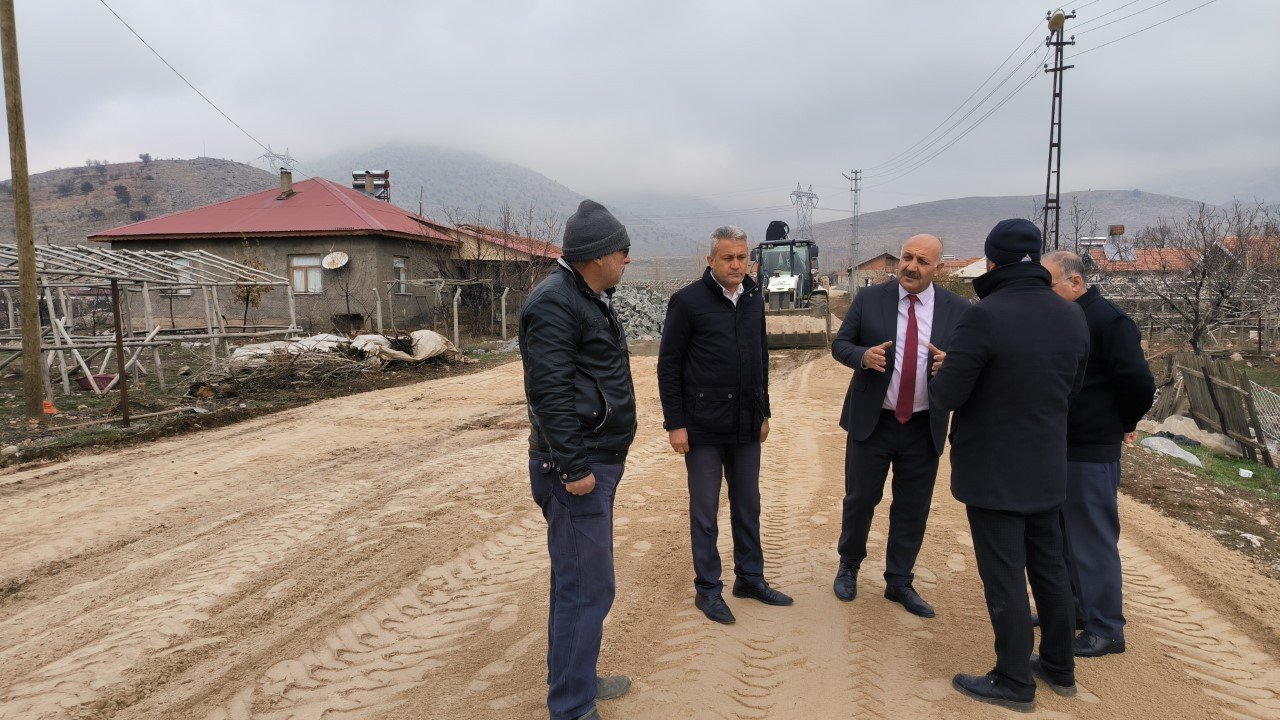 Doğanşehir’de kilitli parke taş çalışmalarına hız verildi