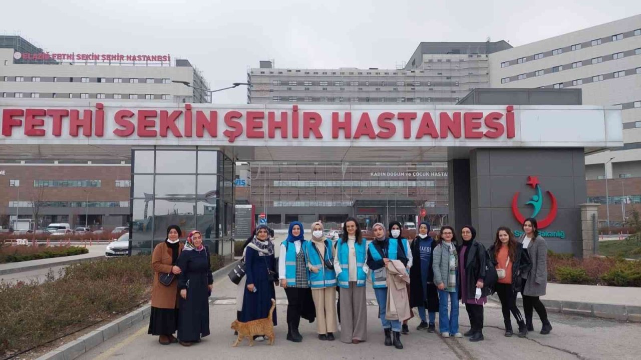 Üniversiteli gençlerden gönülleri ısıtan hareket