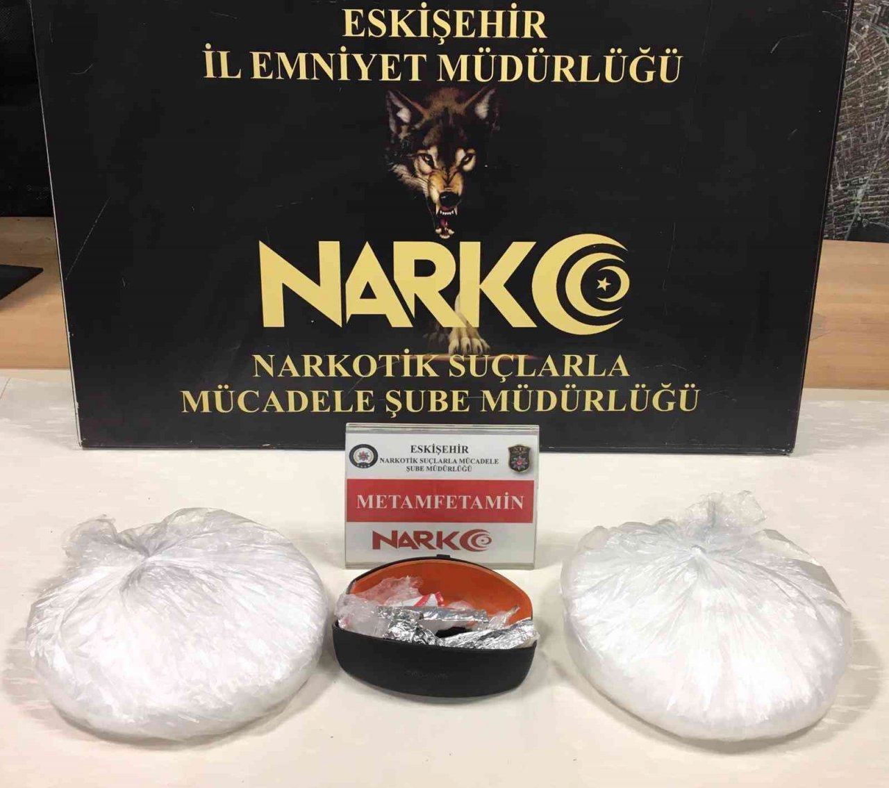 Eskişehir’de uyuşturucu sattıkları tespit edilen 2 şüpheli tutuklandı