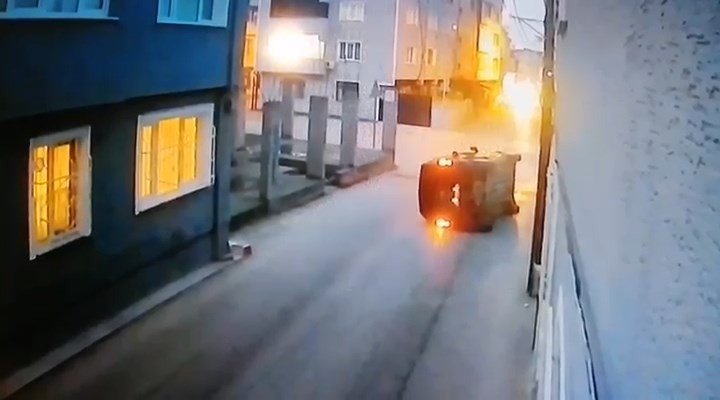 Bursa’da trafik kazaları kameralara yansıdı