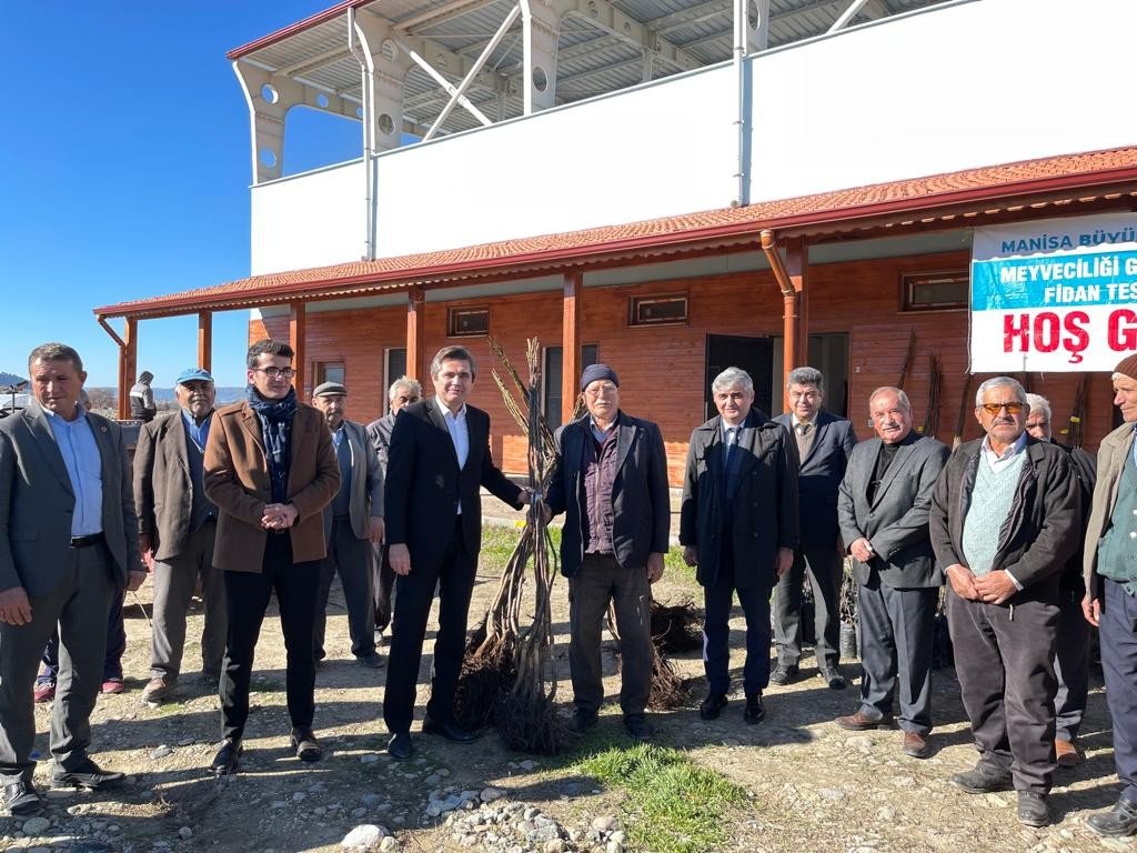 Fidanlar üreticilerle buluştu