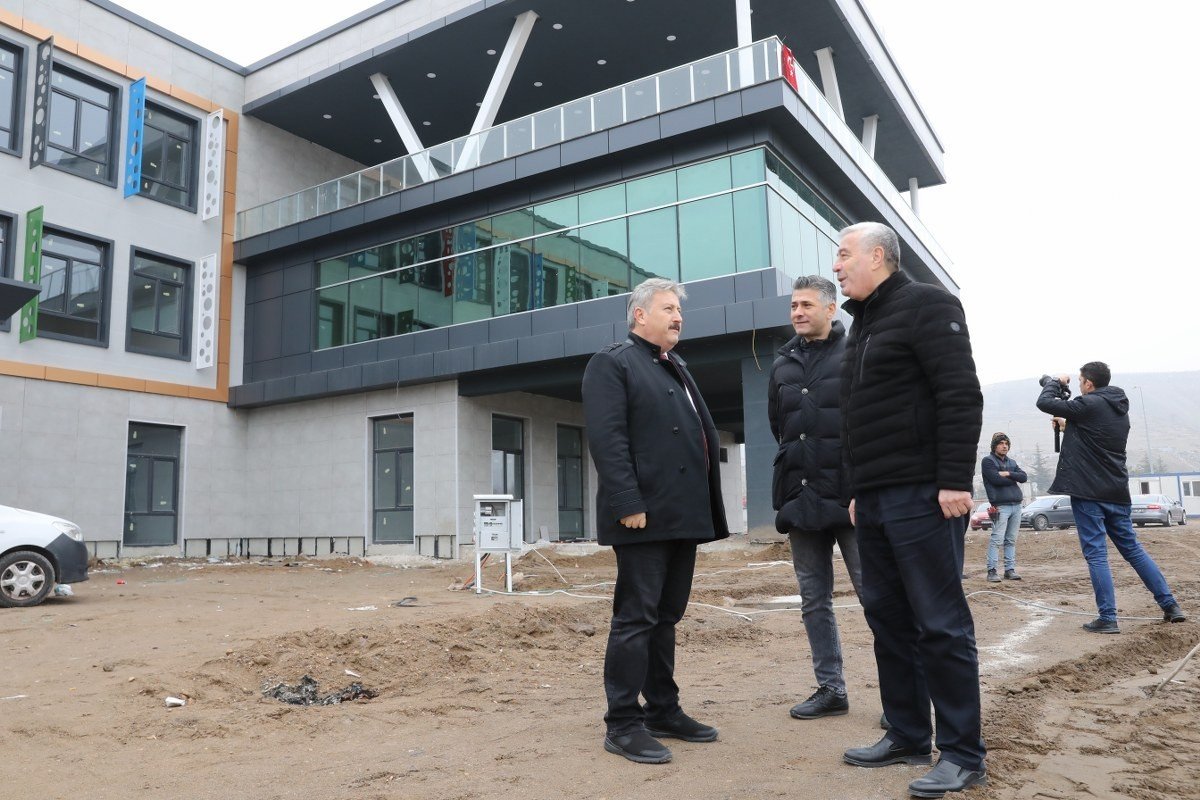Başkan Palancıoğlu: "Şükrü Baktır İmam Hatip Fen Lisesi çok yakışacak"