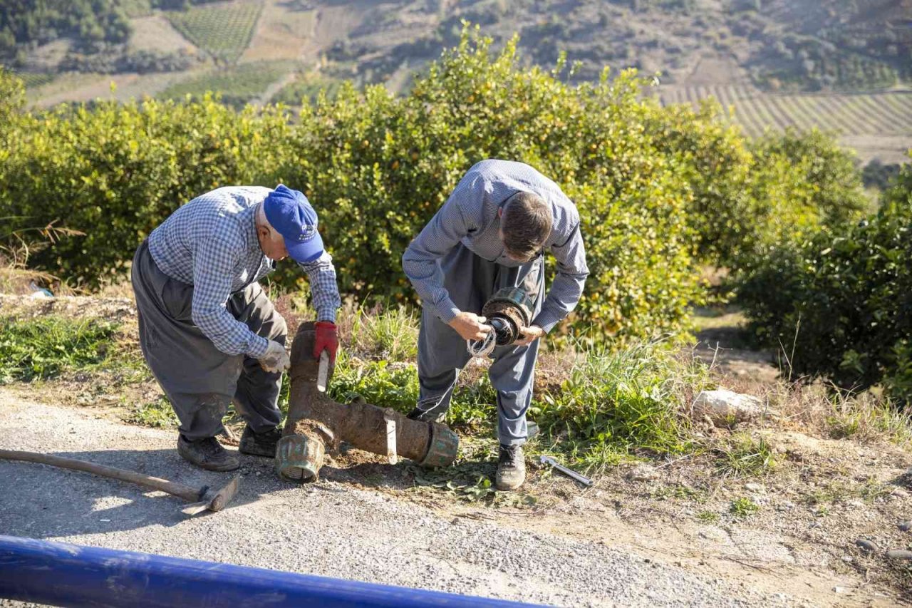 Mersin’de çiftçilere sulama borusu desteği