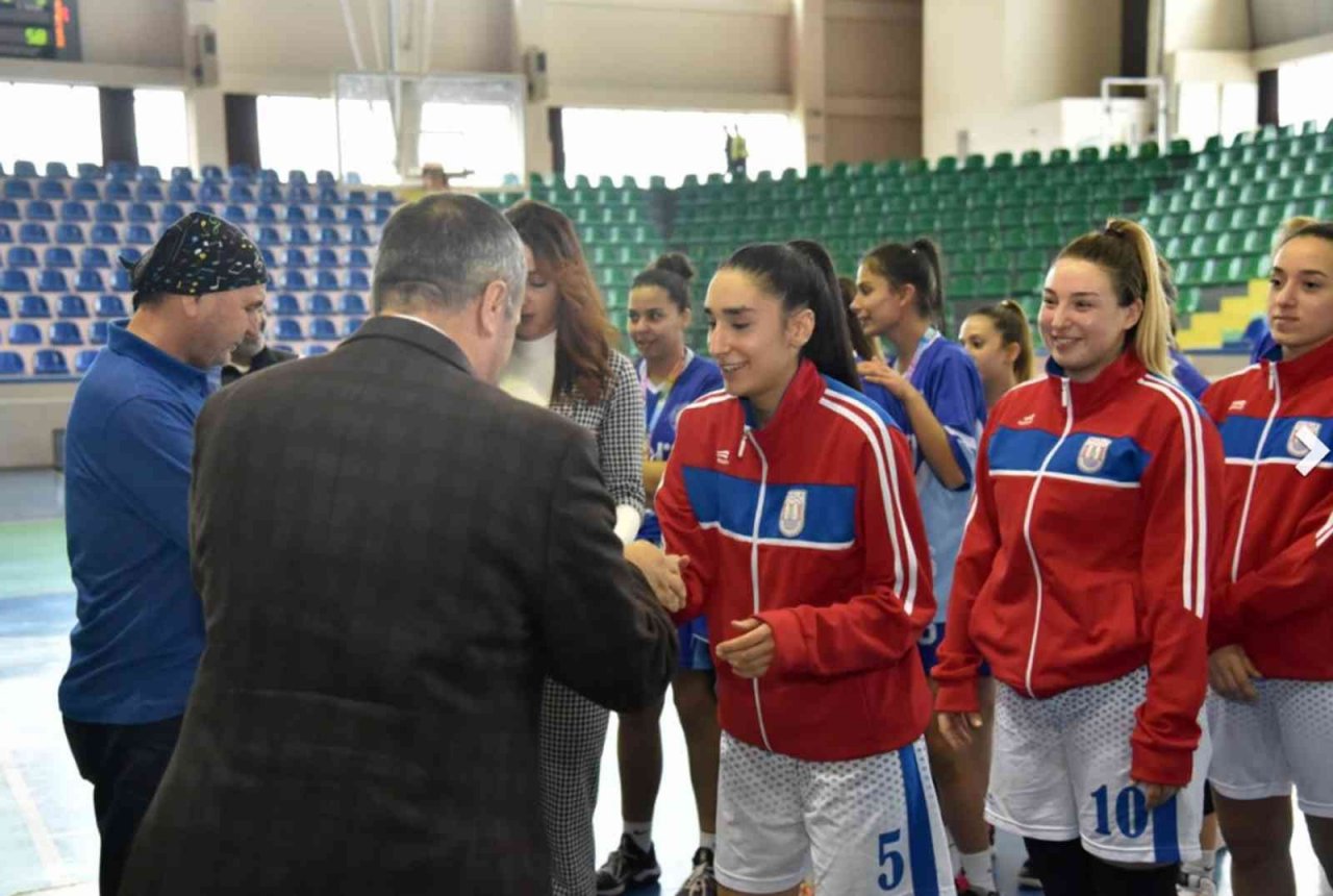 MSKÜ ÜNİLİG Basketbol müsabakalarına ev sahipliği yaptı