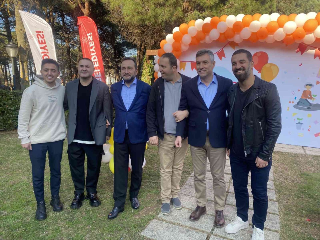 Şafak Sezer ve Arda Turan, Şile’de özel bireylerle bir araya geldi