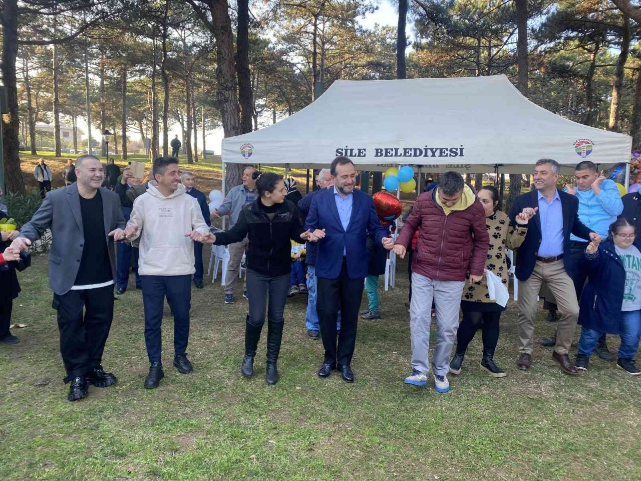 Şafak Sezer ve Arda Turan, Şile’de özel bireylerle bir araya geldi