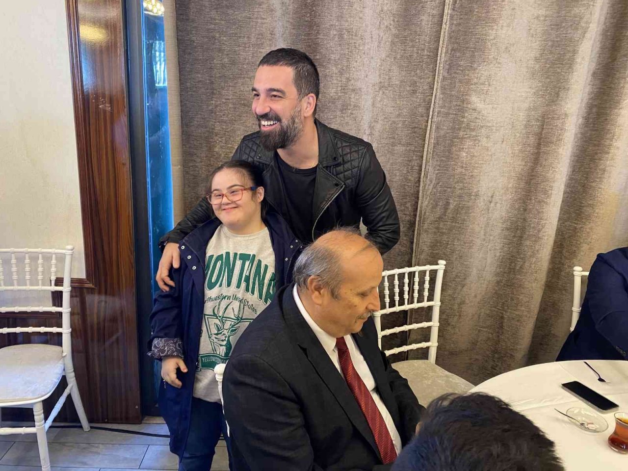 Şafak Sezer ve Arda Turan, Şile’de özel bireylerle bir araya geldi