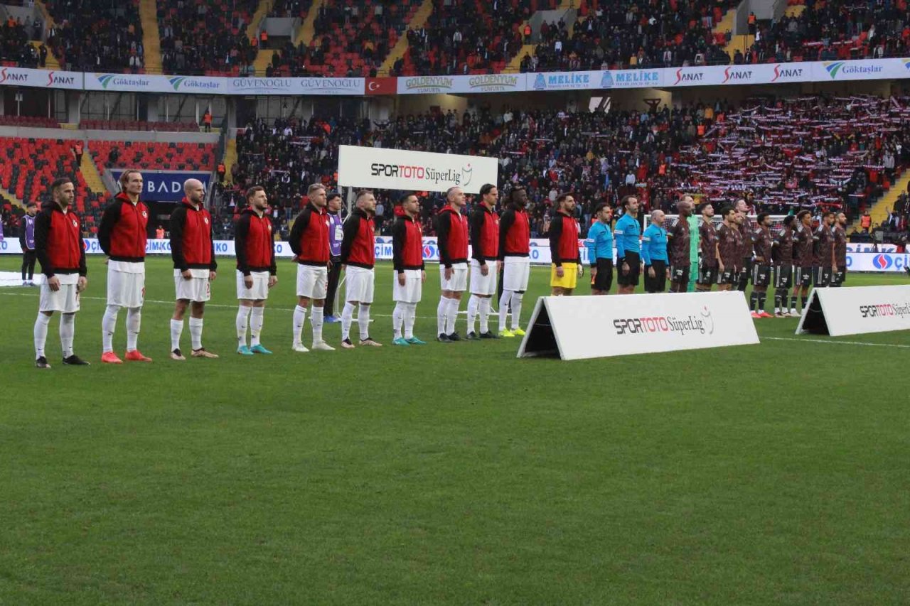 Spor Toto Süper Lig: Gaziantep FK: 0 - Beşiktaş: 0 (Maç devam ediyor)