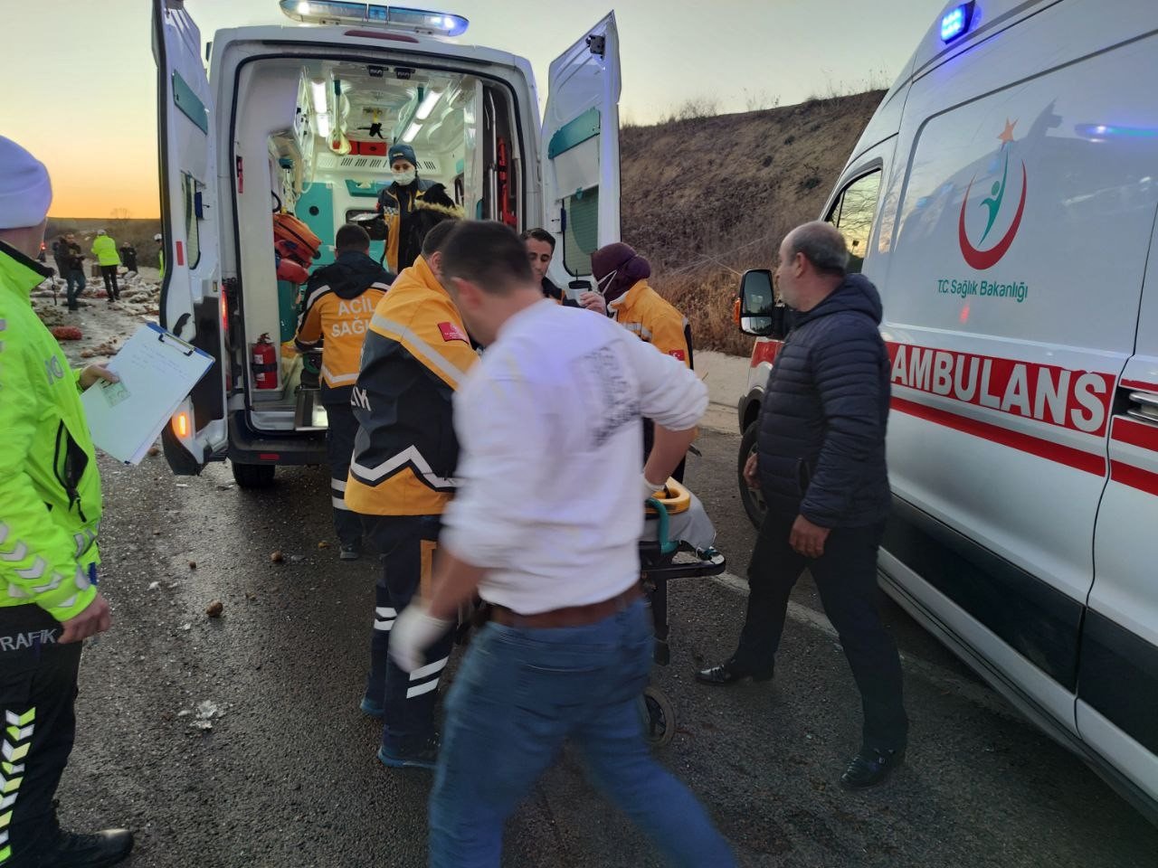 Tekirdağ’da kamyon ile otobüs çarpıştı: Çok sayıda yaralı var