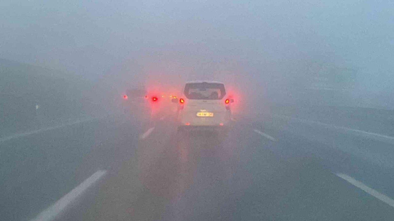 Bolu Dağı’nda sis sebebiyle sürücüler zor anlar yaşadı