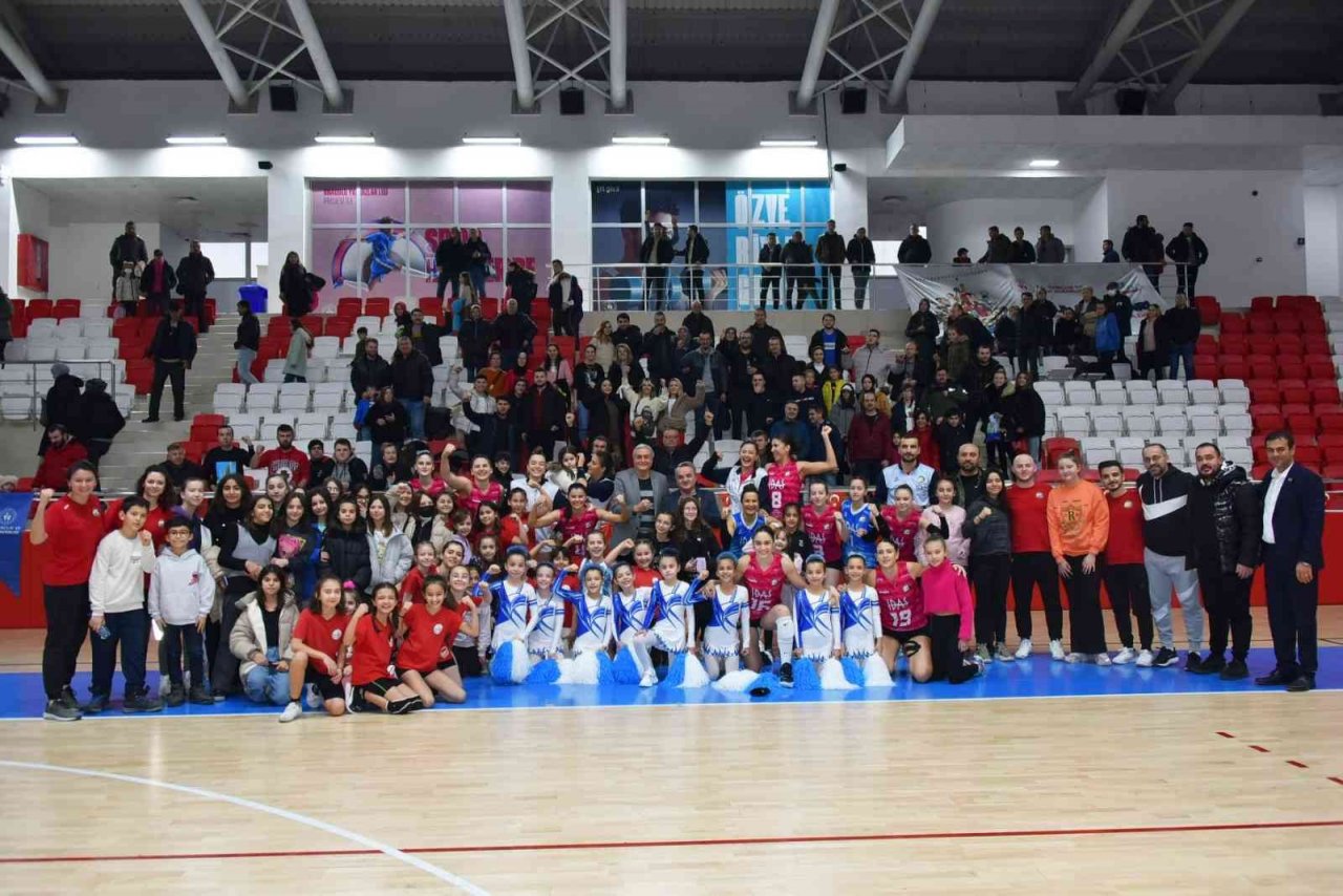 9. haftayı galibiyetle tamamlayan Bizim Kızlar:3, UNİCA Düzce Voleybol: 0