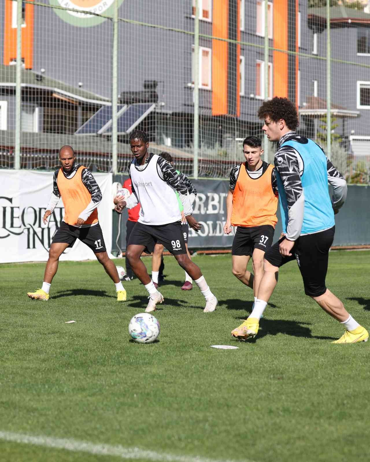 Alanyaspor, Kayserispor maçı hazırlıklarına başladı