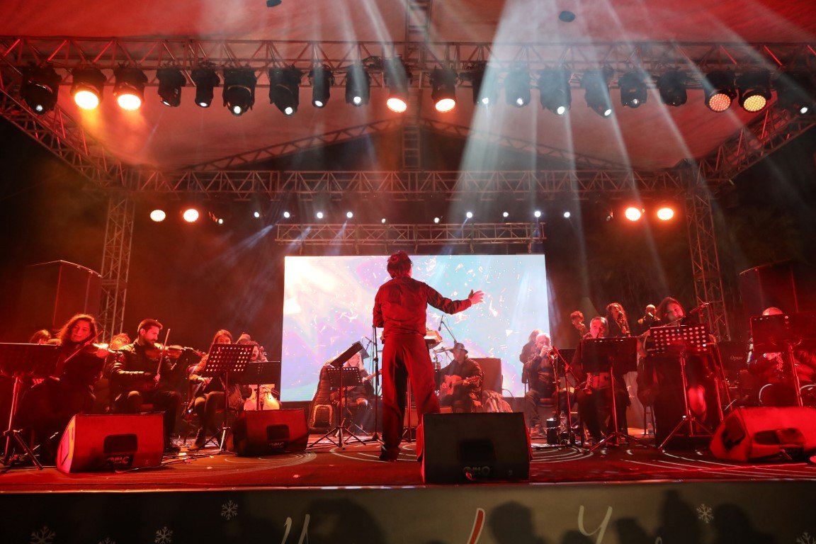 Belediye Meydanı’nda yılbaşı konserleri