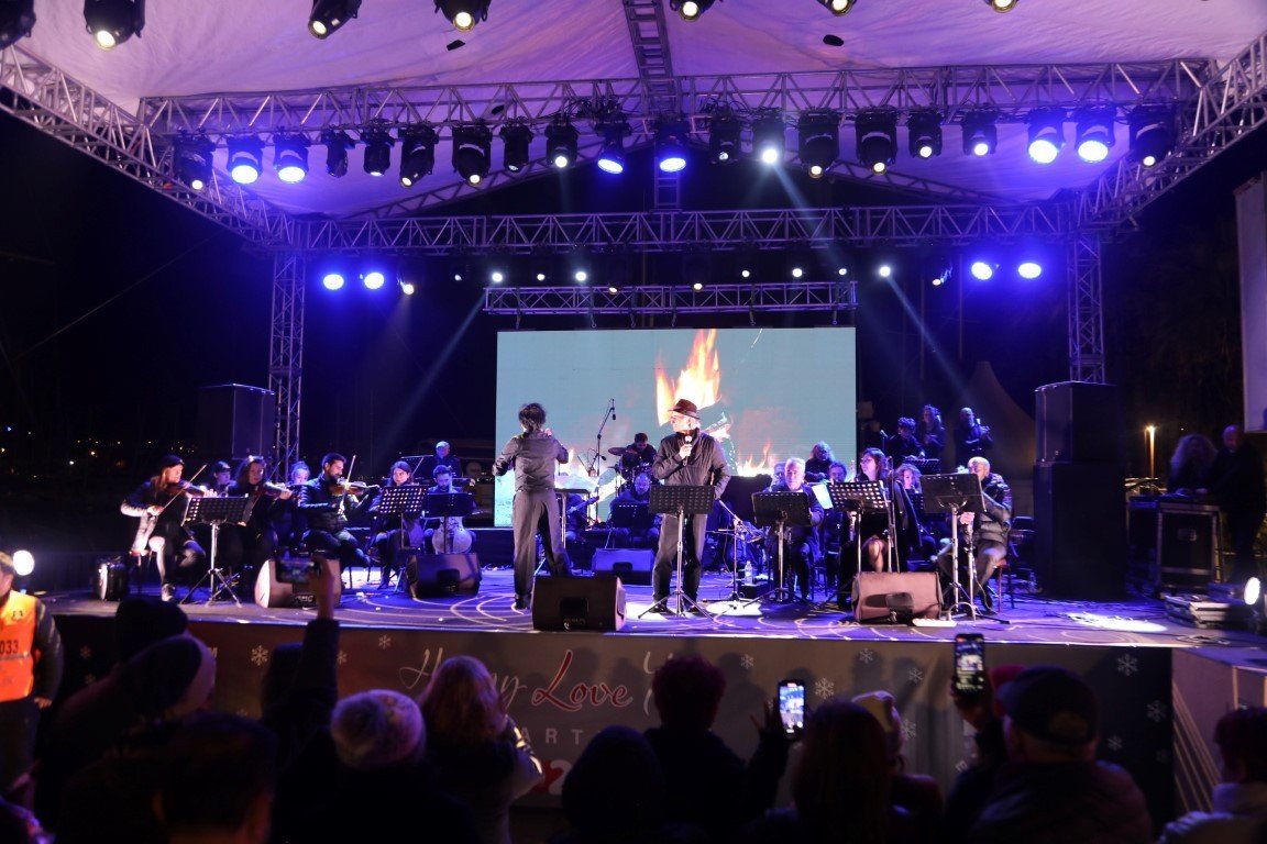 Belediye Meydanı’nda yılbaşı konserleri