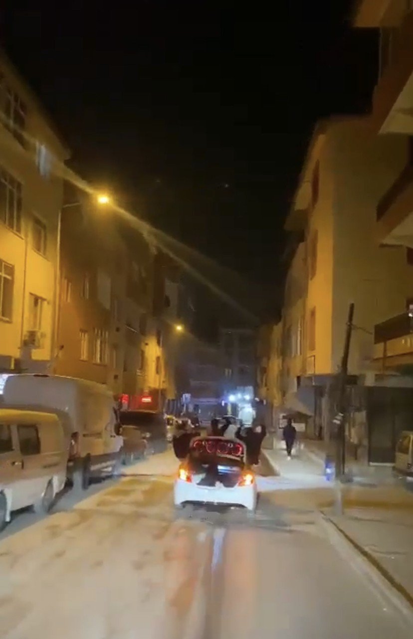 Asker uğurlaması mahalleliyi çileden çıkardı