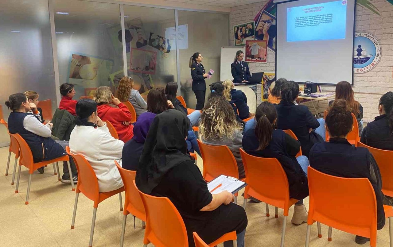 Denizli jandarması kadın ve aile içi şiddetle mücadelesini sürdürüyor