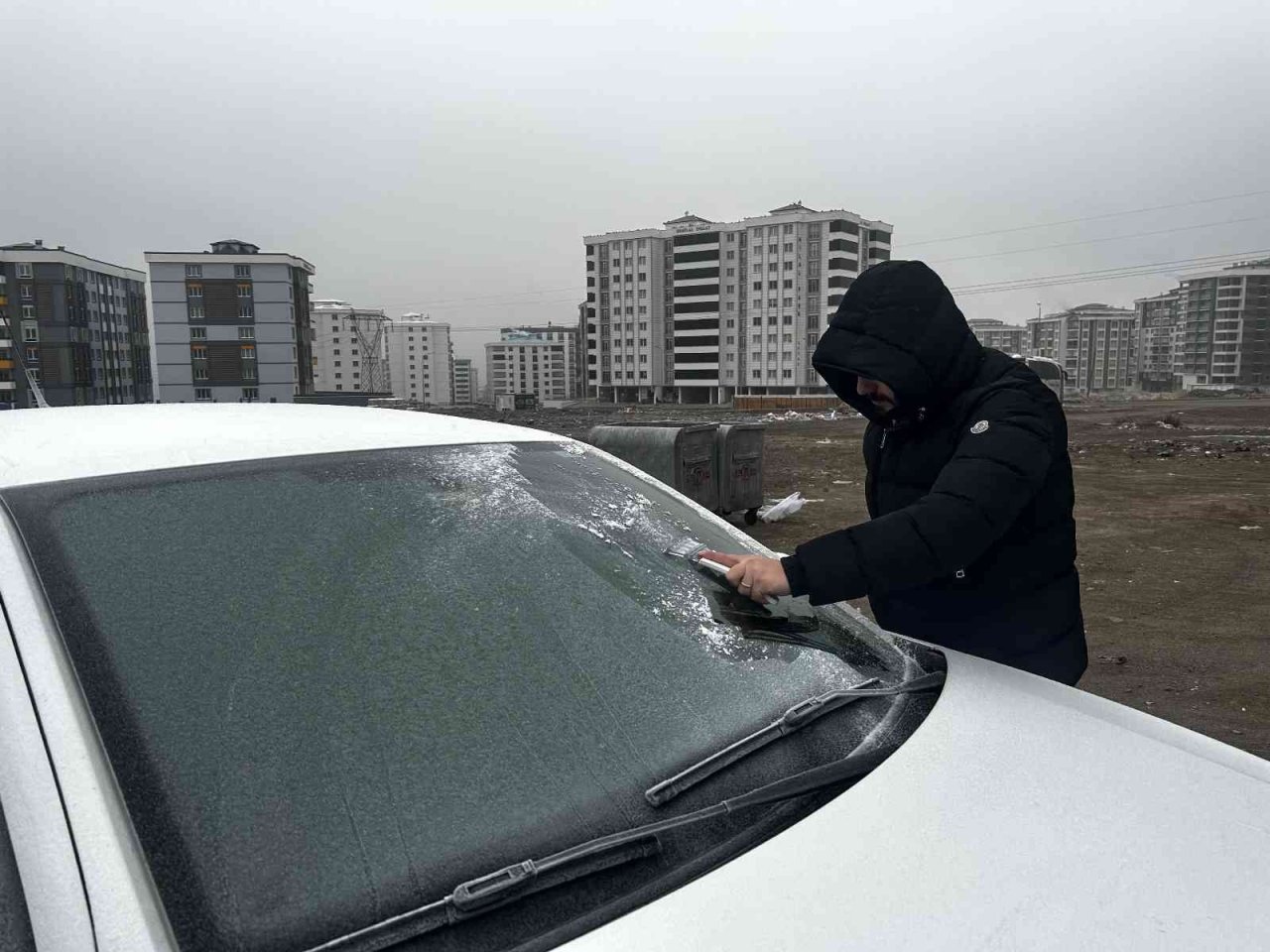 Erzurum buz kesti, hava sıcaklığı eksi 7’ye düştü