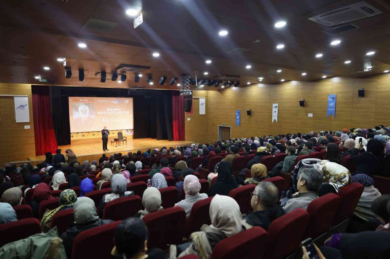 Sultangazi’de "İnsanın Mutluluk Arayışı" isimli söyleşi ilgi gördü