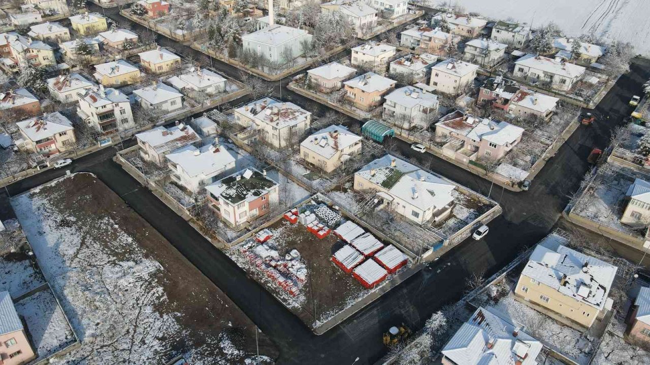 Başkan Büyükkılıç, Develi’nin en büyük mahallesinin 30 yıllık altyapı sorununu çözdü